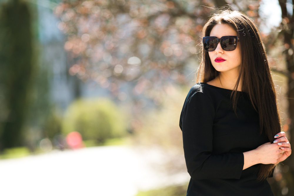Why Should You Wear Dark Sunglasses After Cataract Surgery?